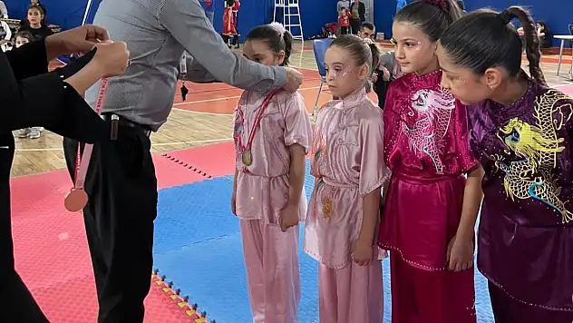 Kayseri Spor A.Ş.  sporcularından 8 altın madalya