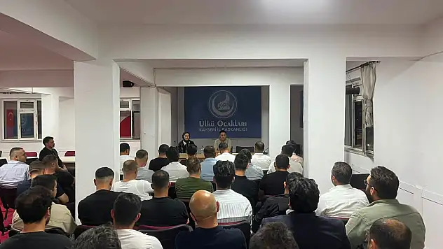 Kayseri Ülkü Ocakları binasında toplandılar! Öğrencilere çağrı yapıldı