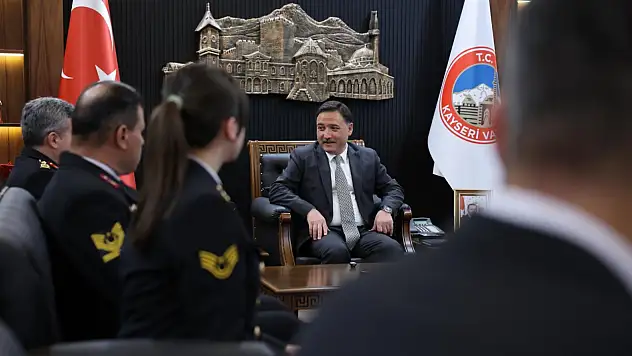 Kayseri Valiliği'nde anlamlı kabul!