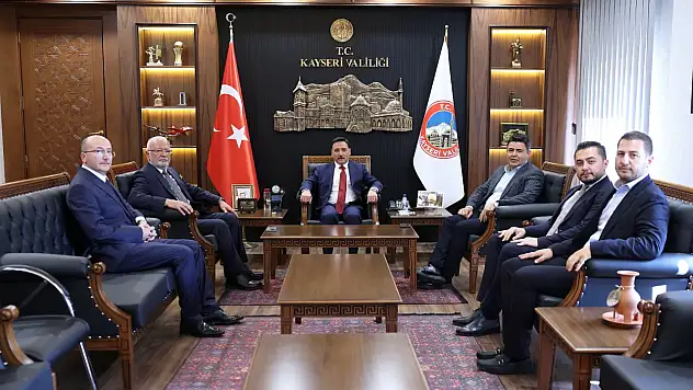 Kayseri Valiliği'nde dikkat çeken görüşme