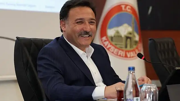 Kayseri Valisi daveti geri çevirmedi: Bakın çay içmeye nereye gidecek?