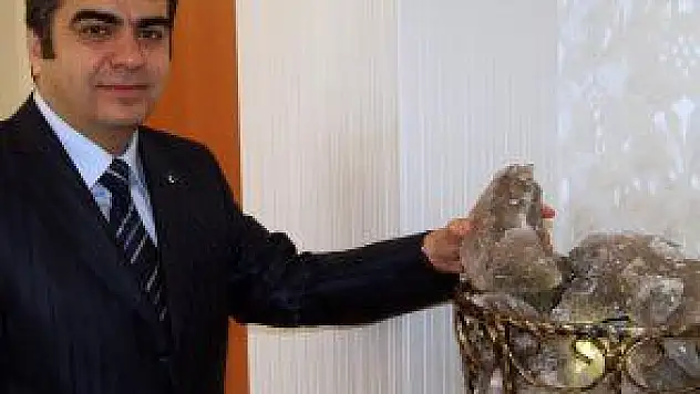 KAYSERİ VALİSİ'NDEN STRESE VE  RADYASYONA TUZLU ÇÖZÜM
