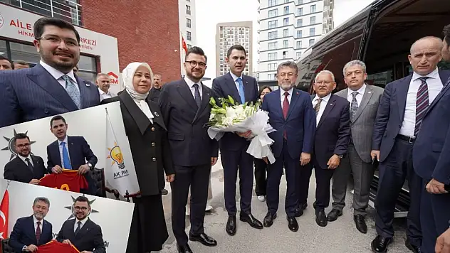 Kayseri'ye gelen Bakanlara sürpriz hediye! İl Başkanı verdi