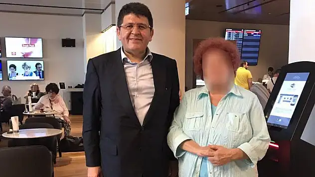 Kayseri'ye gelen Boydak, havaalanında hangi ünlü sanatçıyla poz verdi