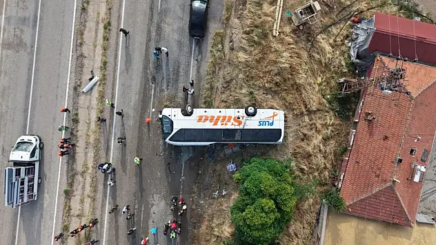 Kayseri'ye gelirken devrilen otobüsten acı haber: 1 kişi vefat etti