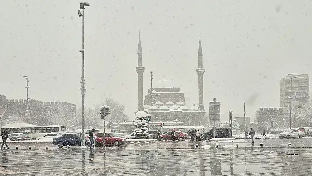 Kayseri'ye kar geri dönecek mi? Meteoroloji verileri paylaştı