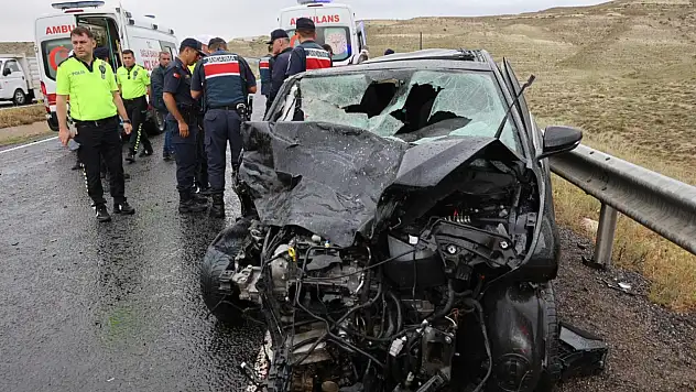 Kayseri'ye turist taşıyan minibüs kaza yaptı: 3'ü ağır 7 yaralı