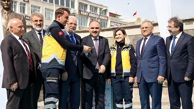 Kayseri'ye 9 yeni ambulans