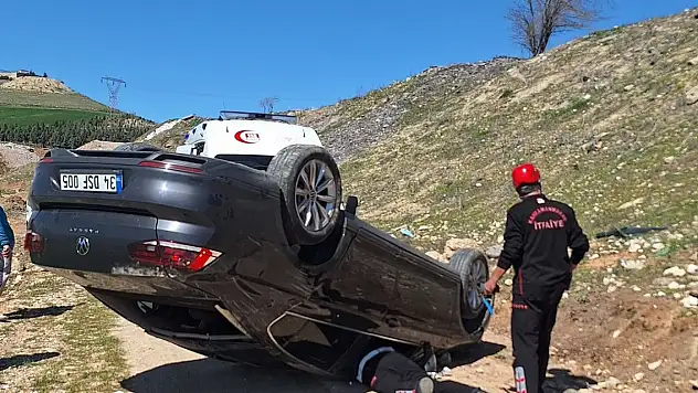 Kayseri yolu üzerinde kaza! Otomobil uçuruma yuvarlandı