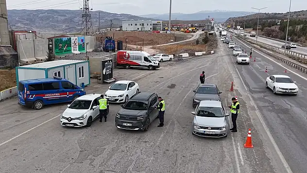 Kayseri yolunda bayram hareketliliği! Denetimler başladı