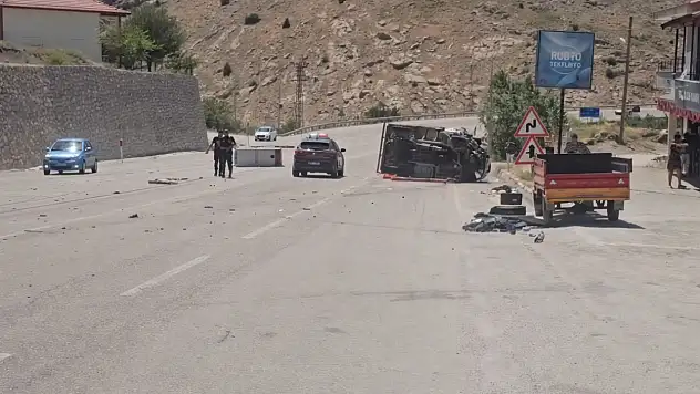 Kayseri yolunda kaza: İki pikap çarpıştı!