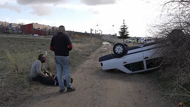 Kayseri yolunda kaza! Takla atan otomobilin sahibi gözyaşlarını tutamadı