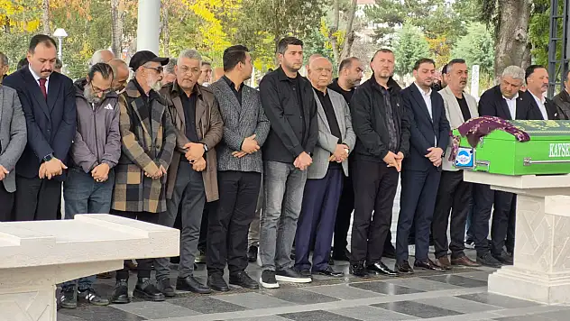 Kayserili gazetecinin annesi son yolculuğuna uğurlandı!