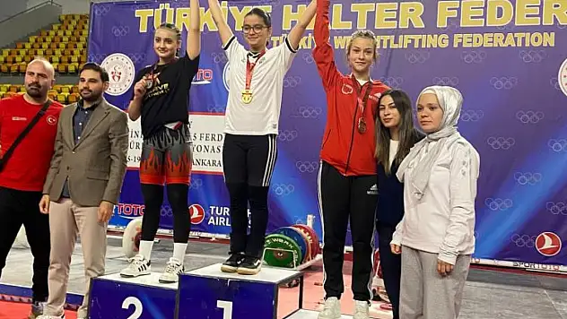 Kayserili haltercilerden Türkiye derecesi
