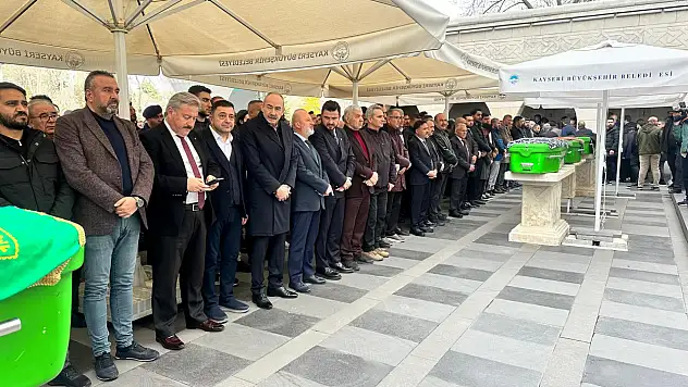 Kayserili iş insanının annesi son yolculuğuna uğurlandı!