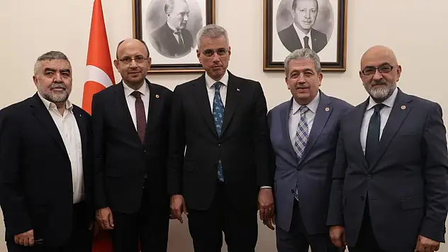 Kayserili Milletvekilleri Bakan ile bakın ne konuştu!