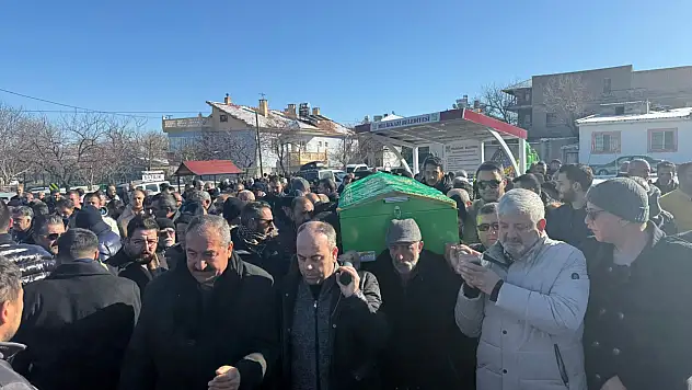 Kayserili müteahhit toprağa verildi