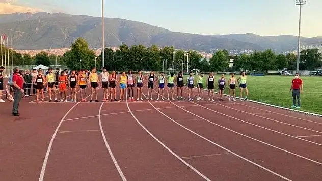 Kayserili sporcular Atletizm Türkiye Şampiyonası'nda 13 madalya aldılar