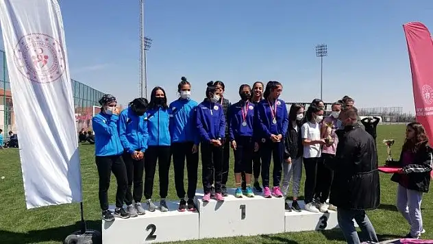 Kayserili sporcular Konya'dan derecelerle döndü