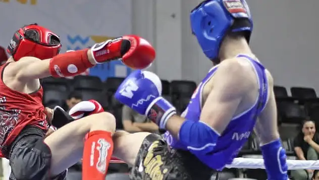 Kayserili sporcular kürsüye ambargo koydu