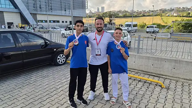 Kayserili sporcular Sinop'tan çift madalya ile döndü!
