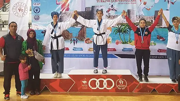 Kayserili sporcular ve antrenörler Arzu Sayan Milli takım kampında