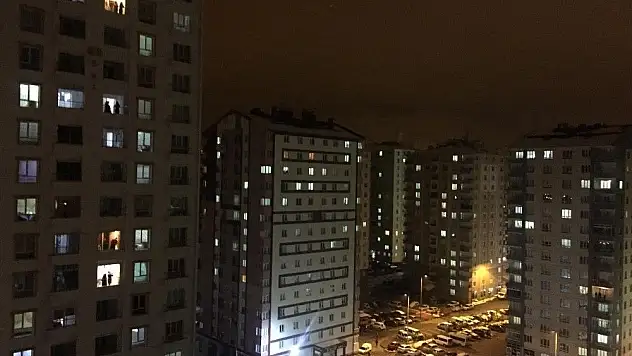 Kayserili vatandaşlardan sağlık çalışanlarına destek alkışları