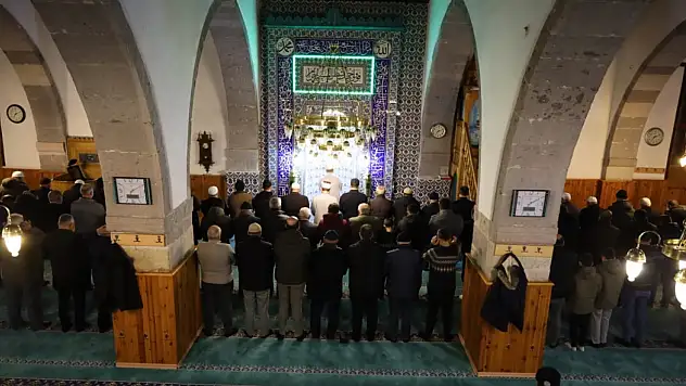 Kayserililer sabah namazında buluştu