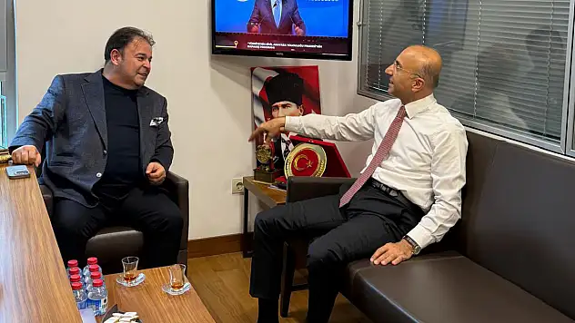 Kayserispor'a destek veren iş adamından CHP'li vekile ziyaret