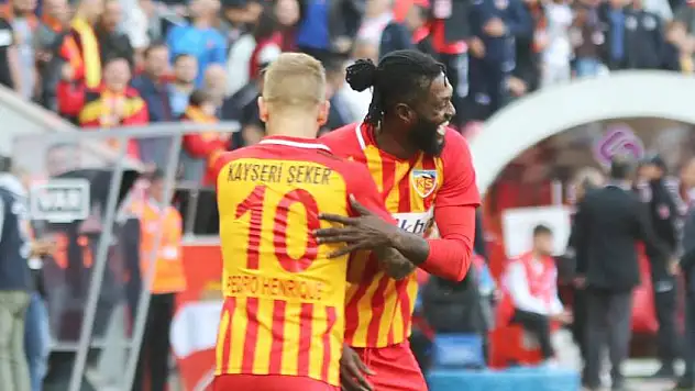 Kayserispor'da Adebayor şoku