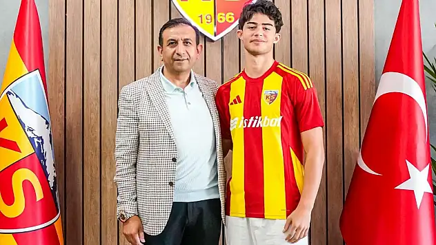 Kayserispor'da bir imza daha! 3 yıllık anlaşma sağlandı