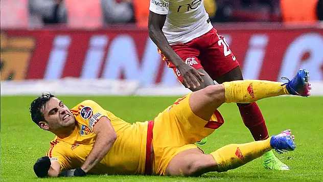 Kayserispor'da gündem Deniz Türüç, imza bekleniyor