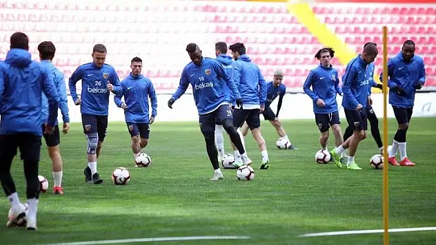Kayserispor 5 eksikle Sivas'a gidiyor