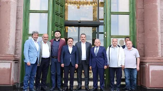 Sahada rakip, masada dost: Kayseri'de anlamlı buluşma