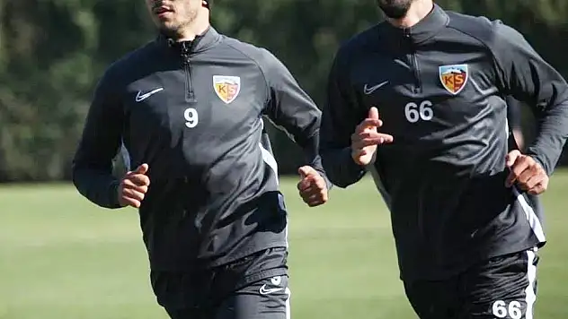 Kayserispor kaptanları idmana çıktı
