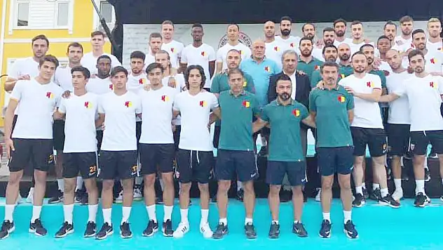 Kayserispor 28 kişilik kadrosunu TFF'ye bildirdi