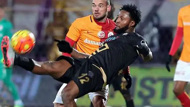 Kayserispor Lawal'a imzayı attırdı