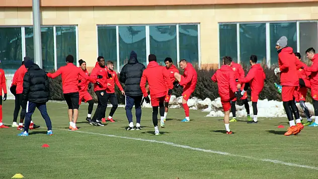 Kayserispor, Medipol Başakşehir'e bileniyor