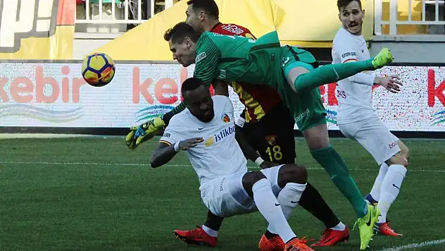 Kayserispor 1 puanla döndü