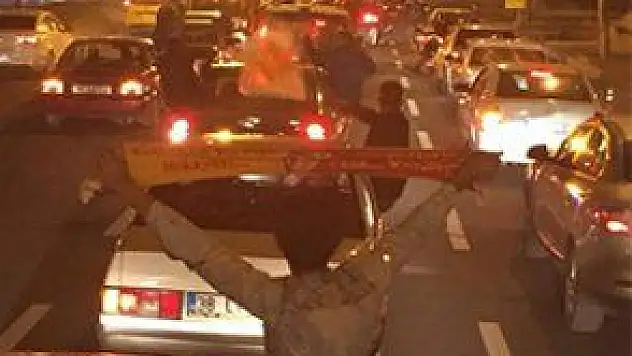 KAYSERİSPOR TESİSLERİNDE GALİBİYET COŞKUSU