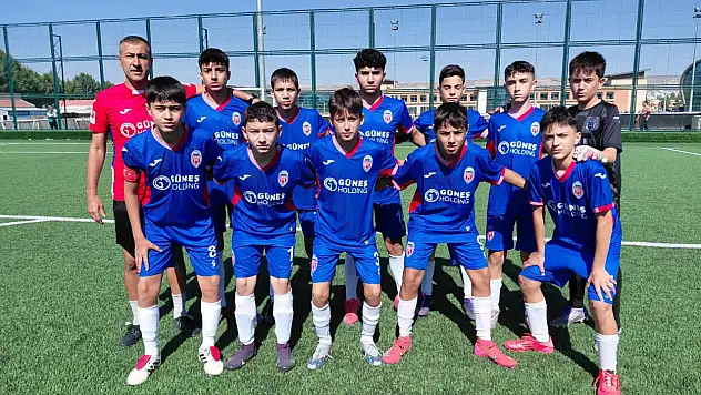Kayserispor U-14, sahasında şov yaptı