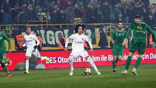 Kayserispor'un en genç oyuncusu Emre Demir