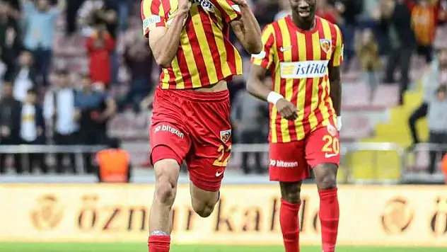 İlk golünü attı