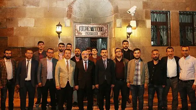 KAYÜ Rektörü Prof. Dr. Kurtuluş Karamustafa, Genç Birlik Vakfı'nın Ekim Ayı Dost Meclisi Konuğu Oldu
