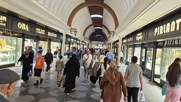 Kazancılar Çarşısı'nda hareketlilik: Düşüşü fırsat bilen çarşıya koştu