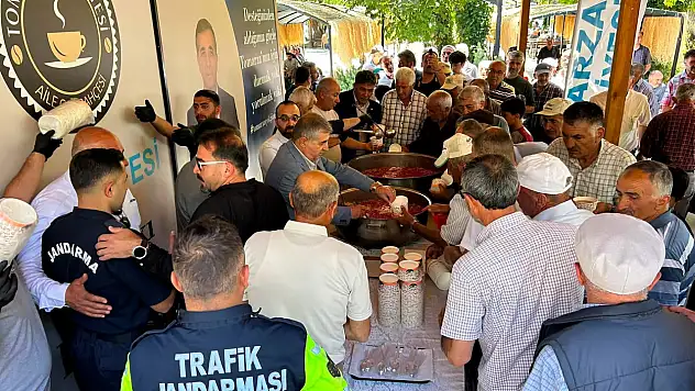 Park doldu taştı! Kayseri'de ücretsiz dağıtıldı