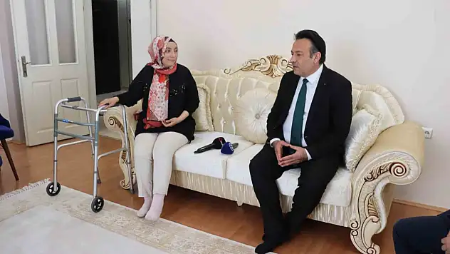 Kazazede öğretmene evinde sürpriz