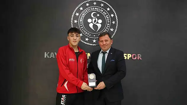 Kayserili sporcu dünya ikincisi oldu!