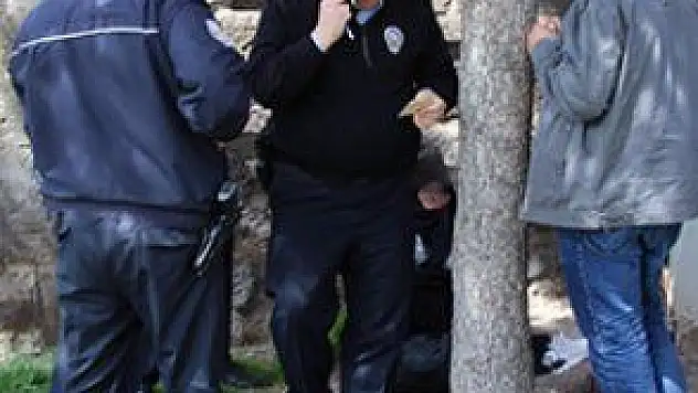KENDİNE ZARAR VEREN KADIN HASTANEYE KALDIRILDI