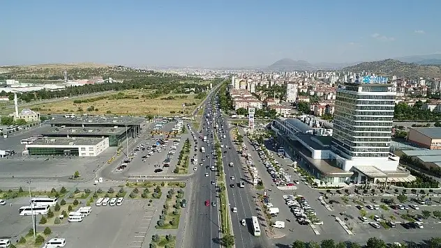 Kesintisiz ulaşım yatırımları sürüyor

